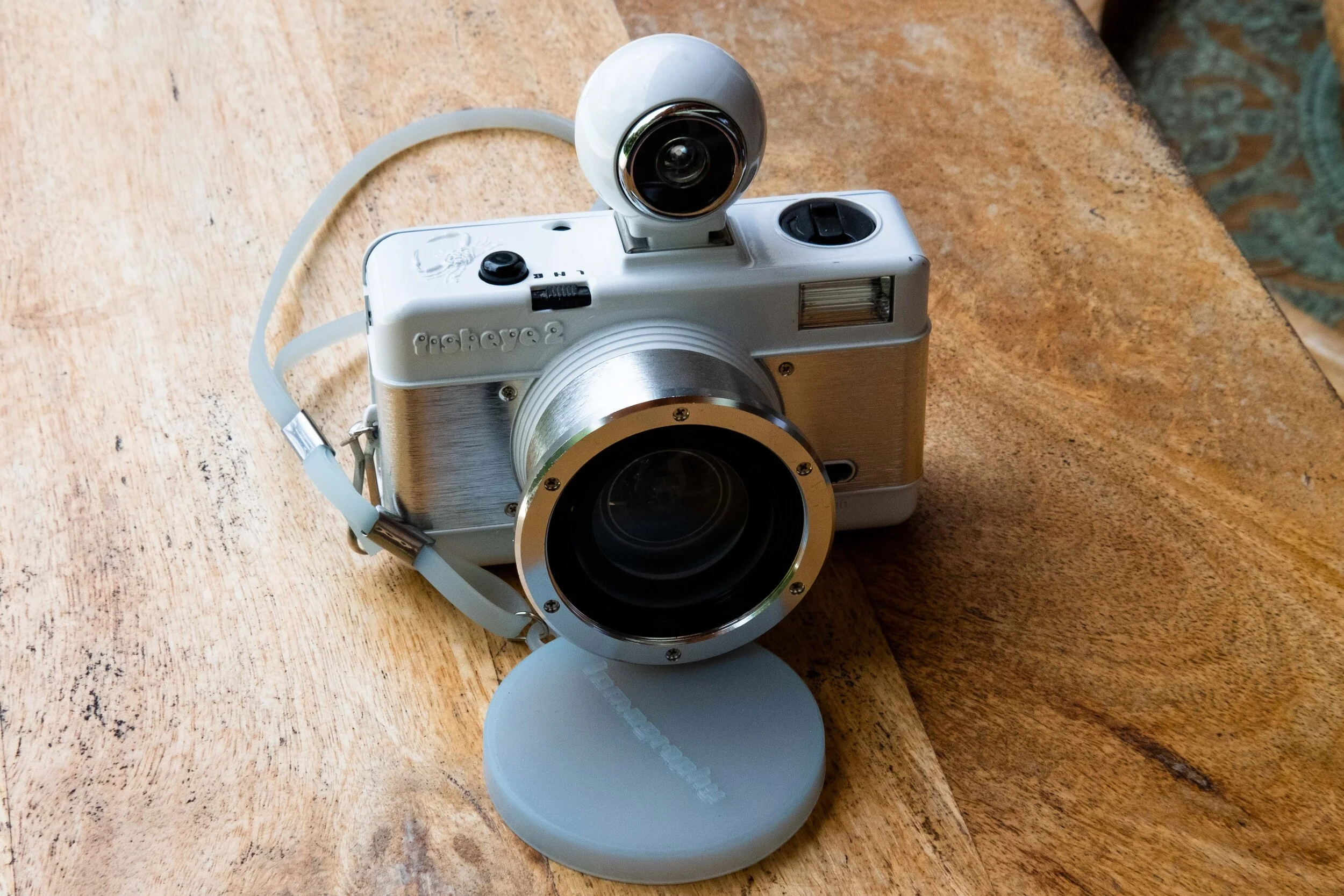 Lomography FishEye 2 — Broken Camera . Club